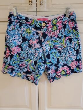 Lilly Pulitzer Navy Floral Scallop-Hem Shorts